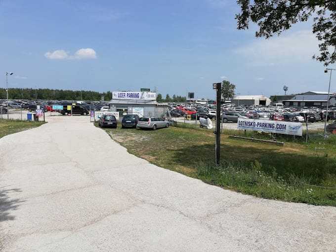 Zdjecie nr 3 parkingu Lider Parking Modlin przy lotnisku Modlin w Warszawie