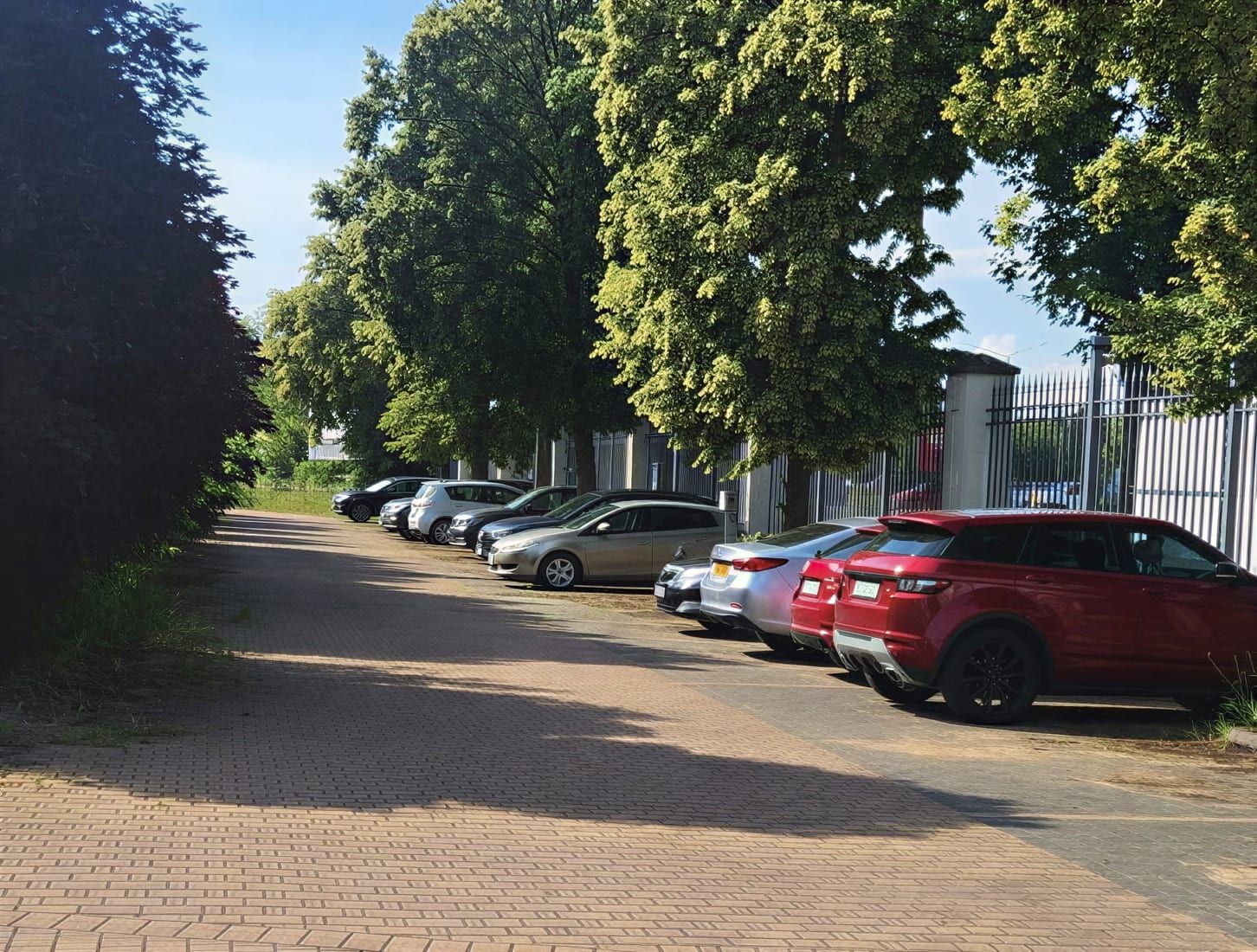 Tani i Bezpieczny SMART - parking lotnisko Modlin (WMI) - zdjęcie parkingu