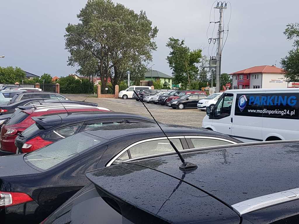 Zdjecie nr 2 parkingu P24 Premium przy lotnisku Modlin w Warszawie